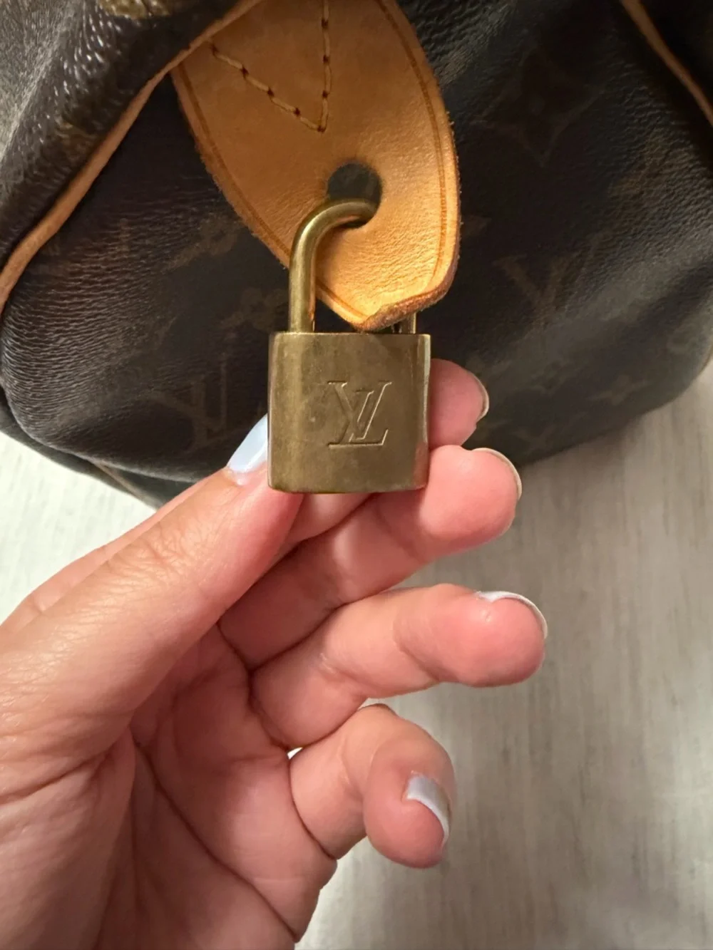 Louis Vuitton Speedy 35 Monogram - Picture 6 of 6